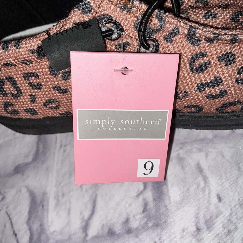 Simply Southern Slip-On Animal Print Shoes (NEW) Size 9 - Picture 2 of 6